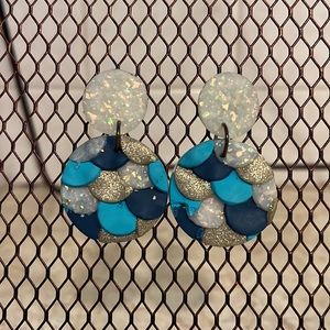 Set of 2 handmade earrings